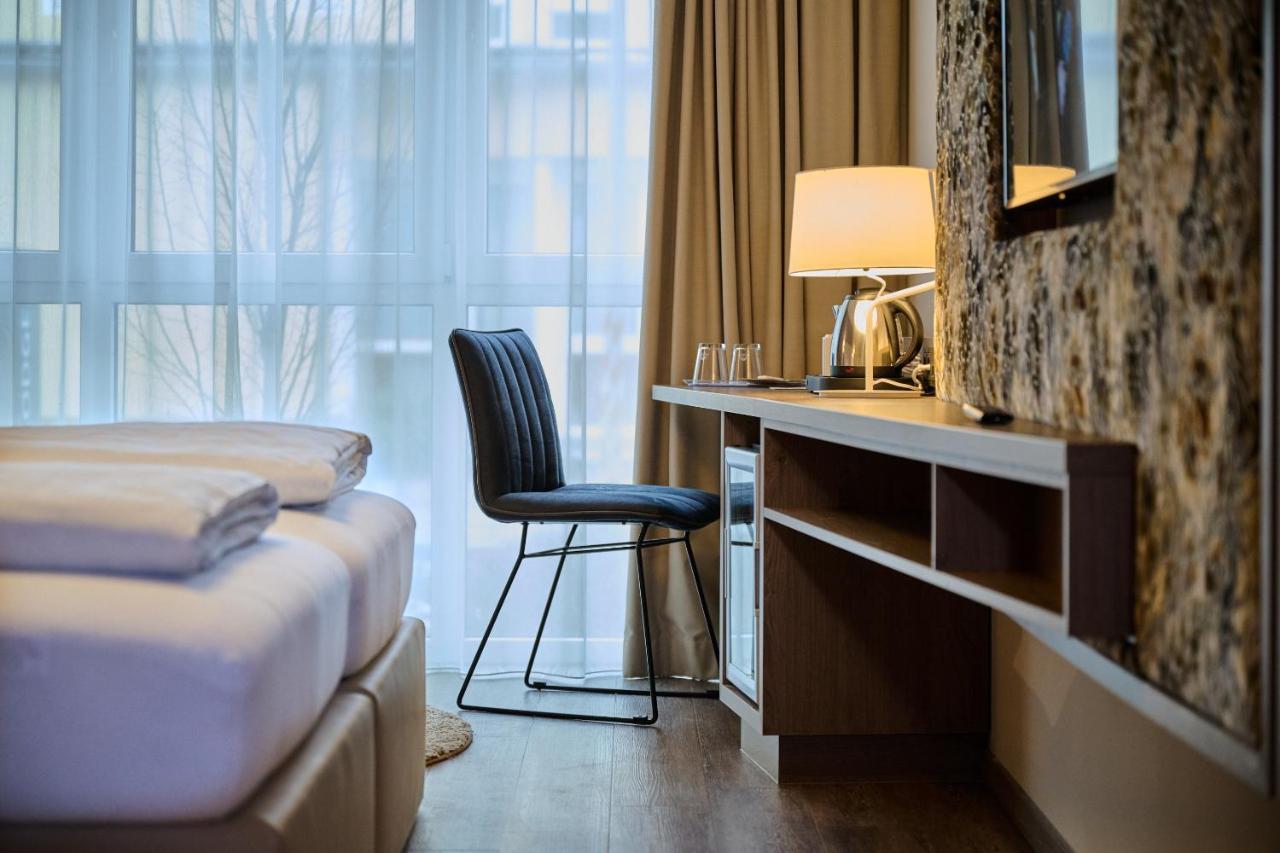 Hotel Am See Neutraubling Luaran gambar