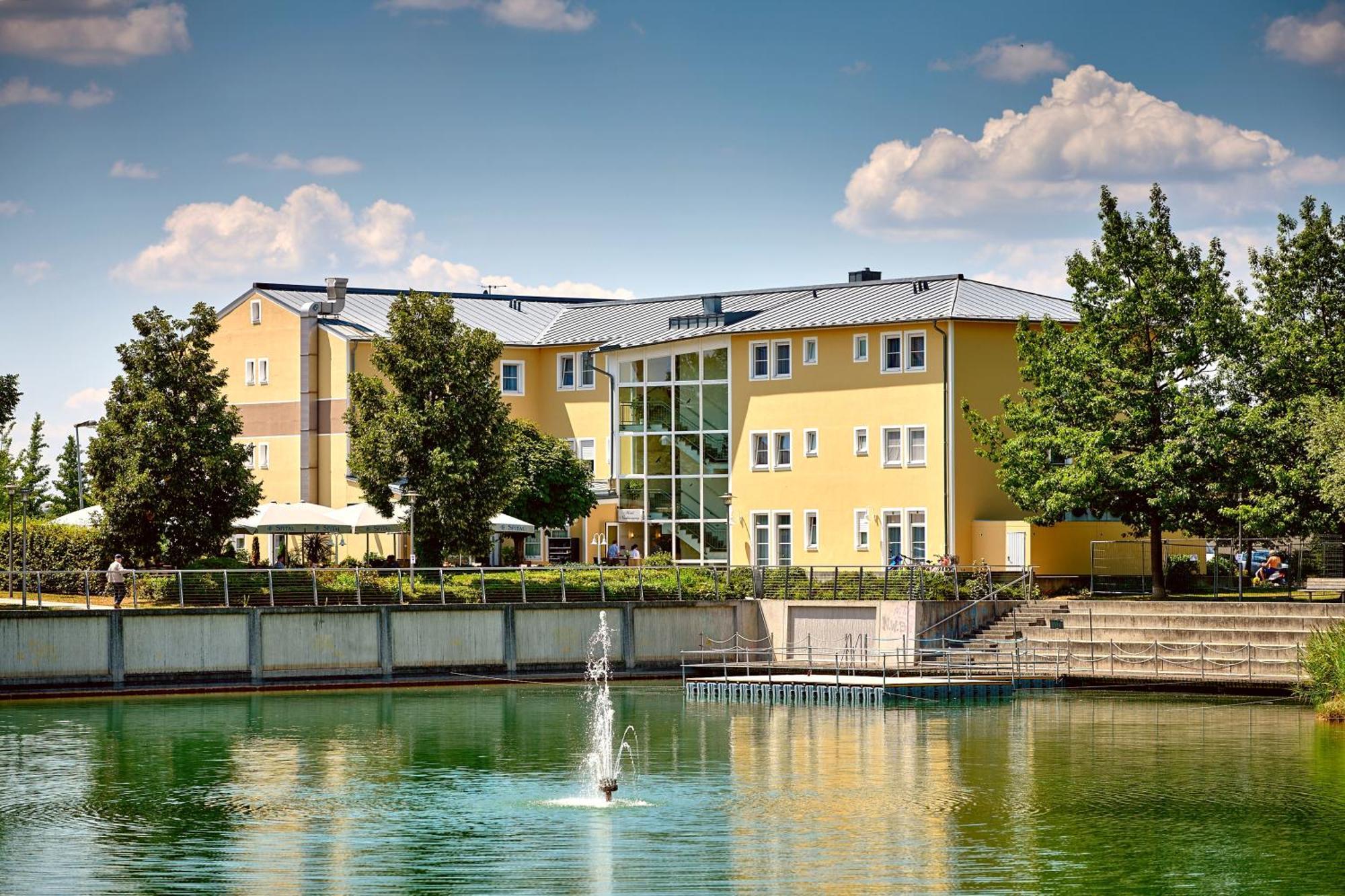 Hotel Am See Neutraubling Luaran gambar