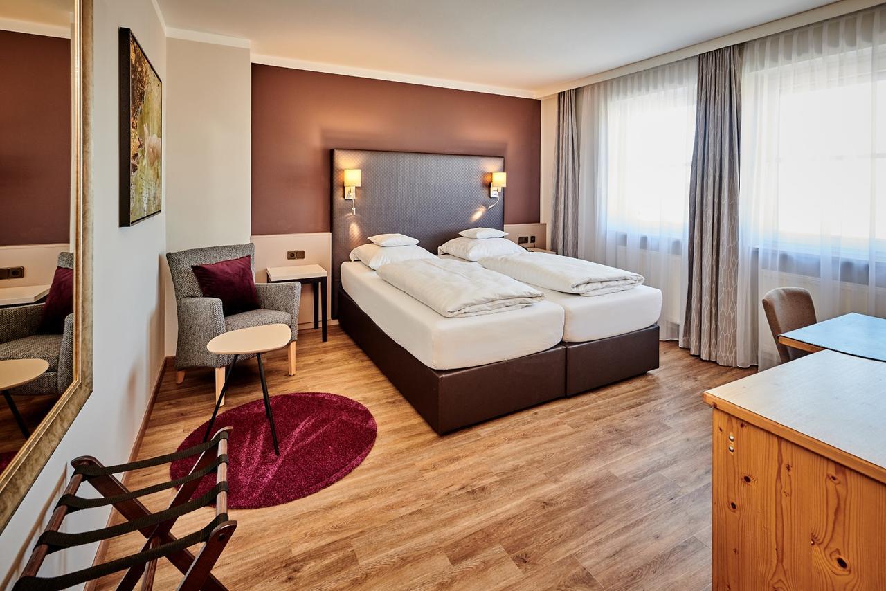 Hotel Am See Neutraubling Luaran gambar