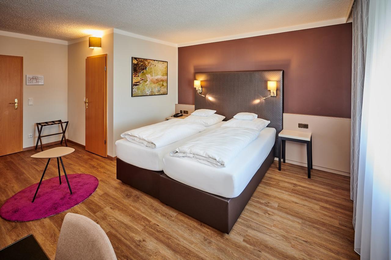 Hotel Am See Neutraubling Luaran gambar