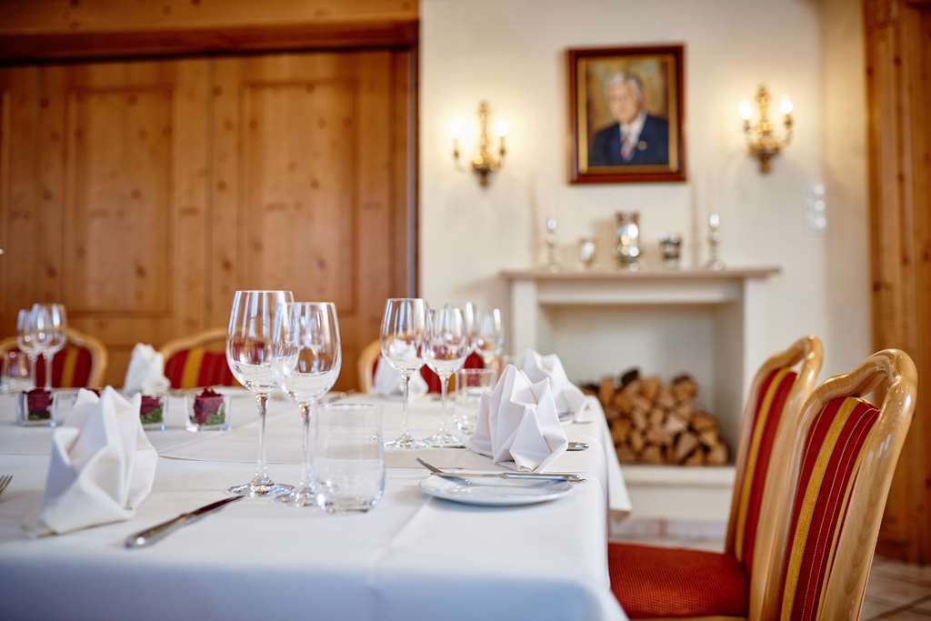 Hotel Am See Neutraubling Restoran gambar
